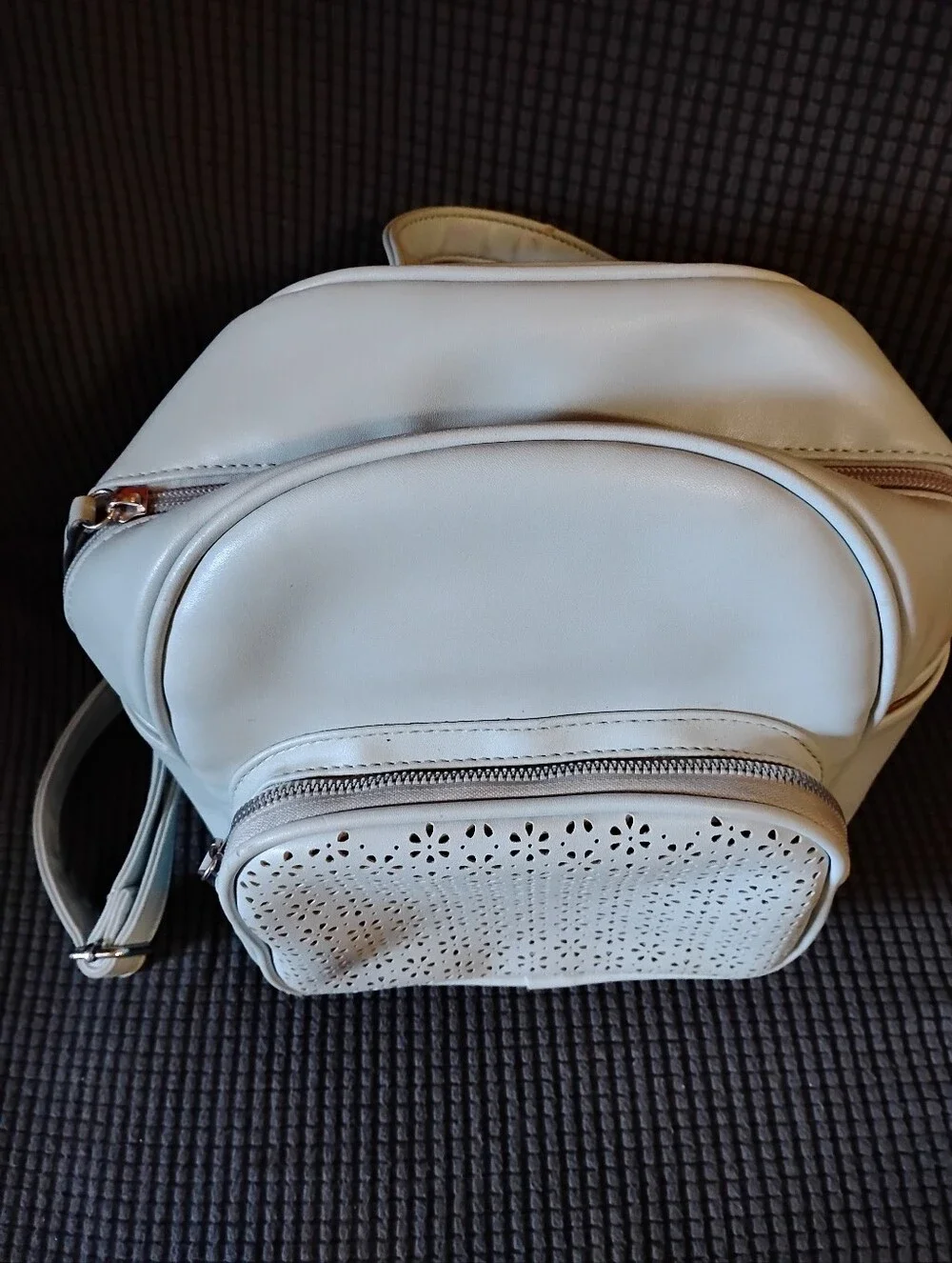 Chic Light Blue BackPack With Pockets Outside And Inside Gently Loved